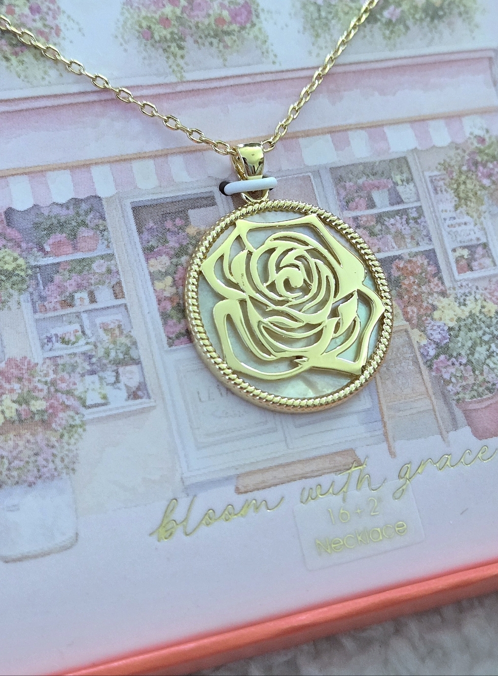 Mia Sarine Rose🌹 Cutout✂️ Pendant Necklace - NIB - Picture 5 of 15